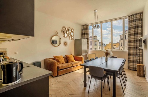 Montmartre Apartment | Sacré-Coeur Modern 4BD with sauna for 10 guests!