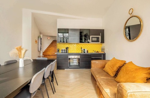 Montmartre Apartment | Sacré-Coeur Modern 4BD with sauna for 10 guests!