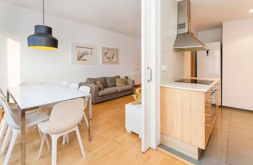 el Fort Pienc Apartment | Sagrada Familia| Spacious 4BD with private Terrace