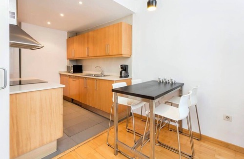 el Fort Pienc Apartment | Sagrada Familia| Spacious 4BD with private Terrace