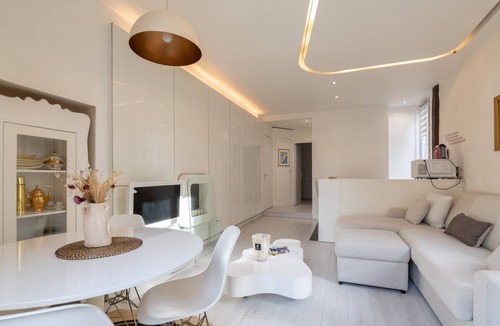 Sorbonne Apartment | Saint-André Charm