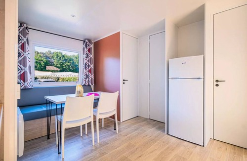 Saint-Laurent-de-Medoc House | SAINT-JULIEN CLIM 3-Bedroom Mobile Home (DIM) - Sleeps 6