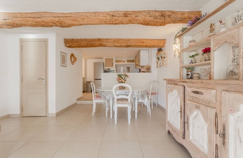 Sainte-Maxime House | Sainte-Maxime House: Private Terrace, Wi-Fi, and Air Conditioning