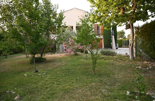 Monteux Apartment | SAKURA, Paisible et confortable appartement à la campagne