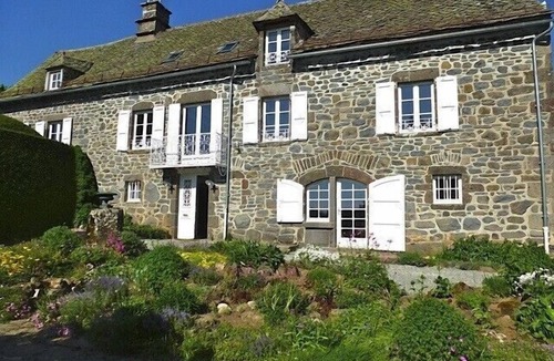 Salers House | Salers: The farmhouse of Malprengère