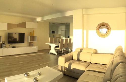 Cap de Salou Apartment | Salou very beautiful air conditioned apartment 1st line sea, wifi, direct sea access, Garage
