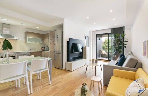 El Parc i la Llacuna del Poblenou Apartment | Sardenya Apartment by Olala Homes