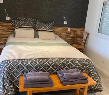 Saint-Meloir-des-Ondes Bed & Breakfast | Sci Licorne d Or