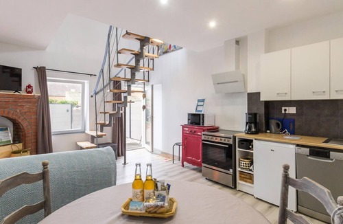 Saint-Marcouf Cottage | Seaside house in Saint-Marcouf with balcony, internet and parking