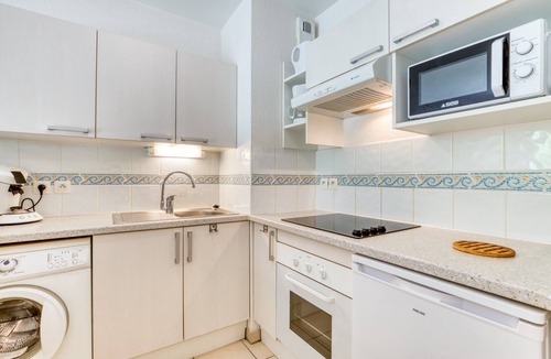Lamalou-les-Bains Apartment | Secure, Air-Conditioned 43m² T2 Apartment with Wi-Fi