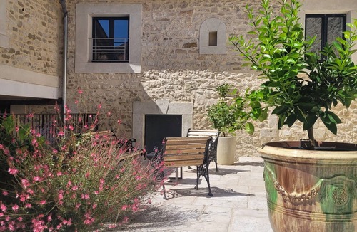 Solerieux Apartment | Self-contained studio located in Mas Saint-Raphaël