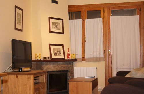 Linsoles Apartment | Selva de Conques - Three Bedroom Apartment, Sleeps 6