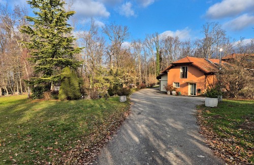 Trevignin House | Semi-detached house between lake and mountains with horse-riding facilities