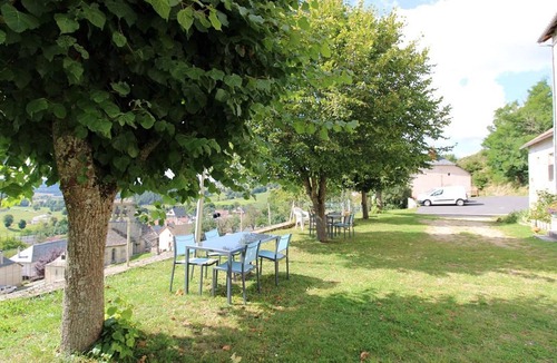 Lorcieres Cottage | Semi-detached house in Lorcières with BBQ, pets allowed
