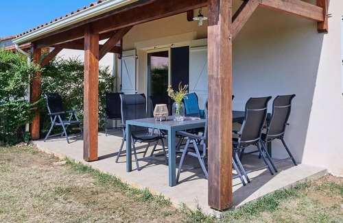 Lanzac Villa | Semi-detached villa, 1 bathroom, sleeps 4