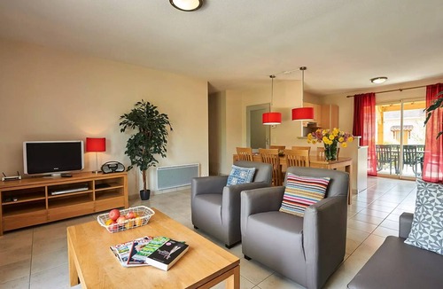 Lanzac Villa | Semi-detached villa, 1 bathroom, sleeps 4