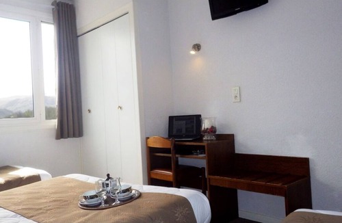 Lourdes Hotel | Serene Family Suite with Ample Space & Balcony - Parking