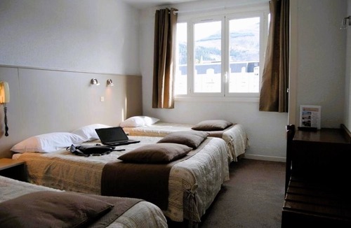 Lourdes Hotel | Serene Family Suite with Ample Space & Balcony - Parking
