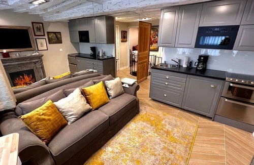 Sorbonne Apartment | Serenity : Meditation at Notre - Dame — AC