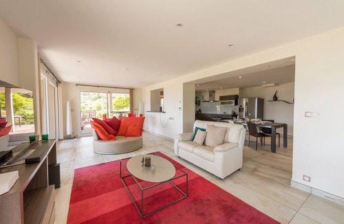 Cessenaz Apartment | SEVRIER- Le MainFloor Panoramic. Vue, Jacuzzi, Par
