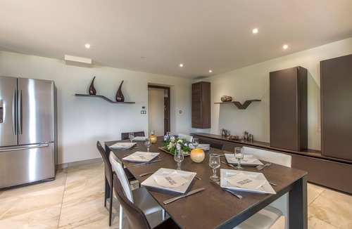 Cessenaz Apartment | SEVRIER- Le MainFloor Panoramic. Vue, Jacuzzi, Par