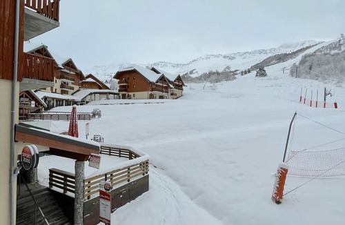 Saint-Francois-Longchamp Apartment | SFL2 4/6 Pers WIFI apartment at the foot of the slopes