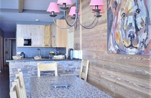 Tignes le Lac Apartment | Ski-In Apartment - Breathtaking Mountain Views - Sauna, Home Theater, 12 Guests