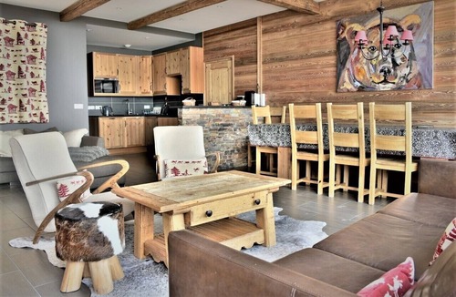 Tignes le Lac Apartment | Ski-In Apartment - Breathtaking Mountain Views - Sauna, Home Theater, 12 Guests