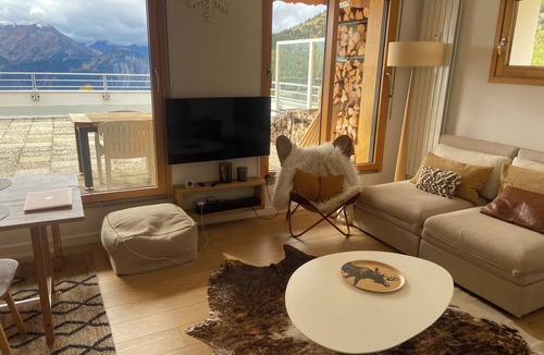 Viel-Alpe Apartment | Ski in out, old Alpe, panoramic, quiet, 3bed, 2bath, garage