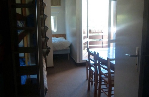 Mont-de-Lans Apartment | Ski in/ski out apartment in a quiet area