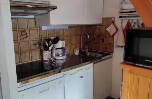 Saint-Nicolas-de-Veroce Apartment | Slopeside Nests with Mont Blanc Views