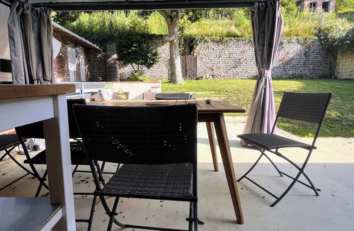 Saint-Valery-en-Caux House | Small townhouse in a rural seaside setting (10-minute walk to shops and the beach)