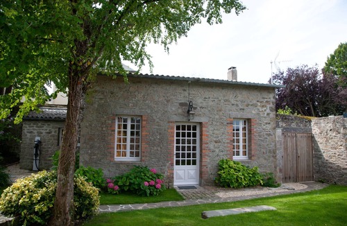 Coutances House | Small town house with swimming pool