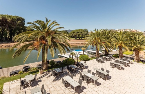 Mandelieu-la-Napoule Beach Apartment | Smart Escape With Pool