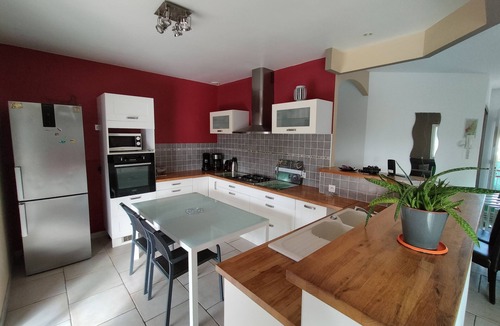 Lagorce House | Soleil single-storey villa with 8/4 saltwater swimming pool, secure, fenced garden