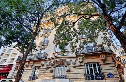 Quartier de la Salpetriere Apartment | Sophisticated typically Parisian flat - Welkeys