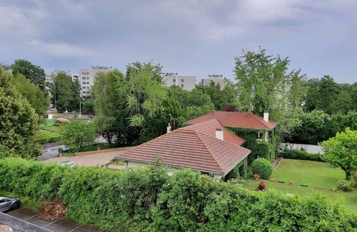 Ferney-Voltaire Apartment | Soundproof Studio | Airport (10min) & UN (20min)
