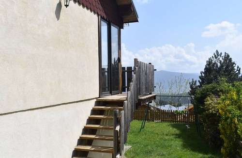 Font-Romeu-Odeillo-Via Ski Chalet | South-facing chalet in Font-Romeu, 3 bedrooms, with garden