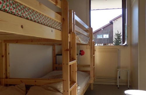 Mont-de-Lans Apartment | South facing apartment, ski slopes and lifts, 6 people