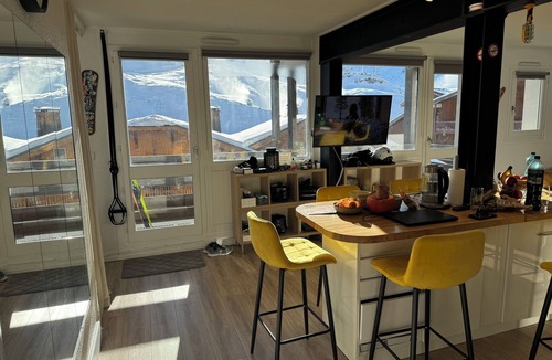 Val-Thorens Apartment | South facing, ski in ski out, apartment for 6 to 8 people