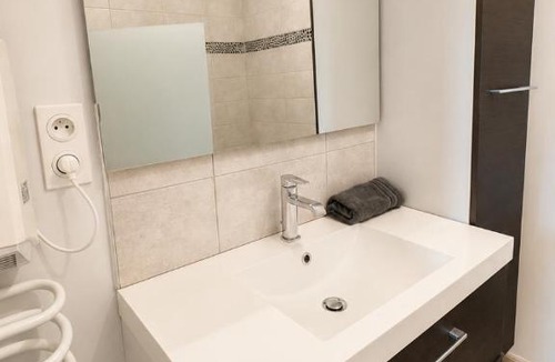 Bruniquel Apartment | Spacieux appartement climatisé deux chambres
