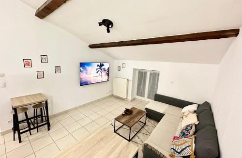 Bron Apartment | Spacieux & Charmant 2 chambres - Lyon Bron Eurexpo