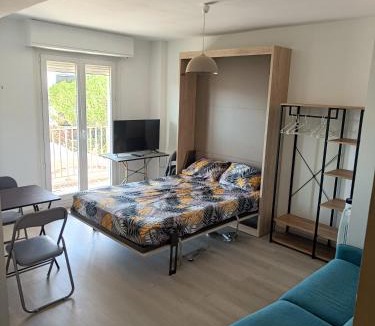 Saint-Cyprien Plage Apartment | Spacieux studio au port et aux plages de St-Cyprien