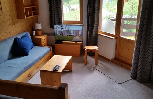 La Perriere Apartment | Spacious 2 bedroomed apartment with great views and location in La Tania