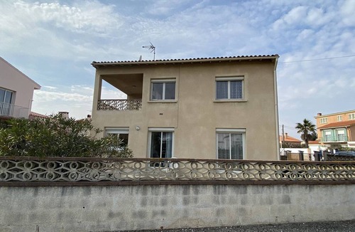 Le Grand Large Apartment | Spacious 2-BR Apartment with Terrace, Parking, Near Beach – Sleeps 6