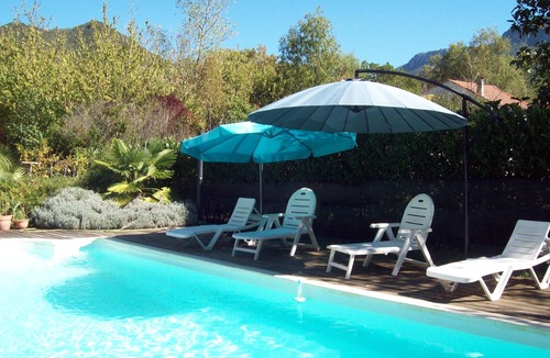 Belvianes-et-Cavirac Apartment | Spacious 2 Bedroom Ground Floor Apartment with shared pool & mountain views
