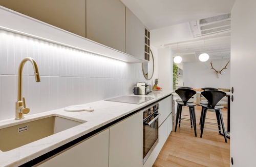 Quartier des Invalides Apartment | Spacious 2BR - Musée d'Orsay & the Seine
