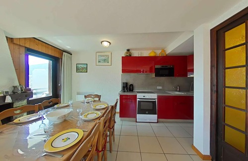 Le Grand-Bornand Apartment | Spacious 5 Rooms Apartment with Fireplace, Balcony, & Kid's Play Area – Sleeps 8