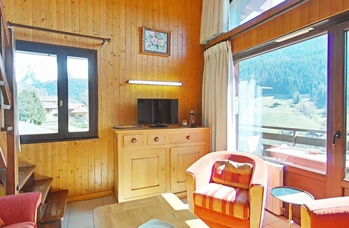 Le Grand-Bornand Apartment | Spacious 5 Rooms Apartment with Fireplace, Balcony, & Kid's Play Area – Sleeps 8
