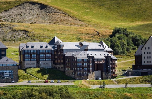 Peyragudes Apartment | Spacious 7-Person Mountain Rental